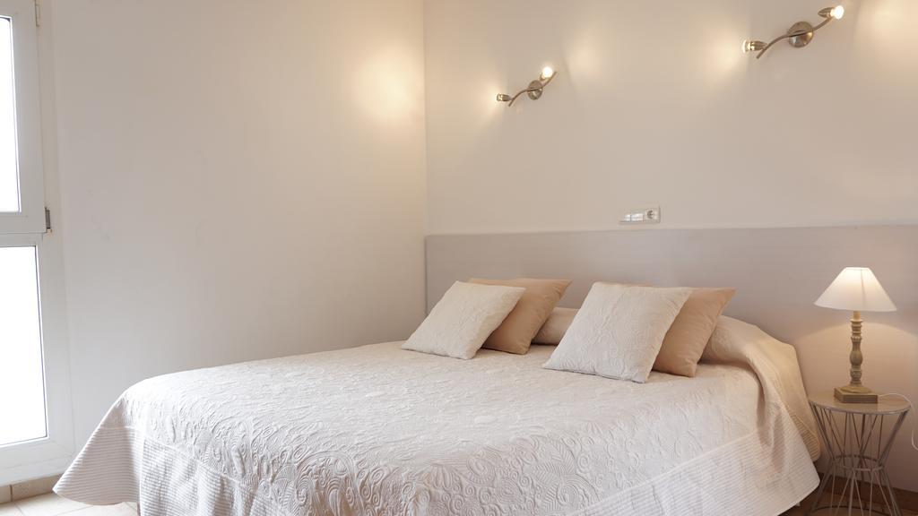 Astbury Apartments Ses Basses Es Calo  Dış mekan fotoğraf
