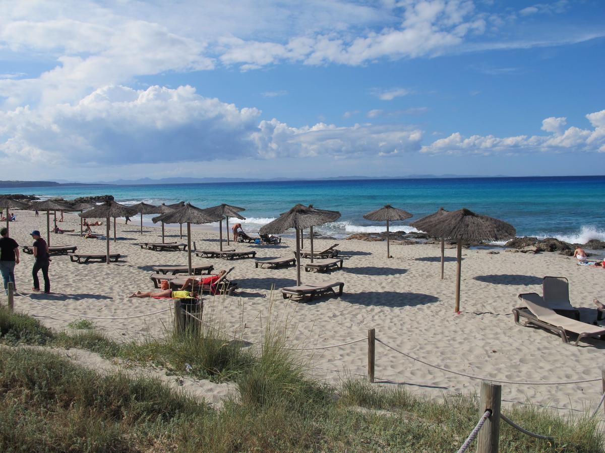 Astbury Apartments Ses Basses Es Calo  Dış mekan fotoğraf